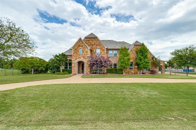 Building Photo - 2204 Lake Lugano Dr