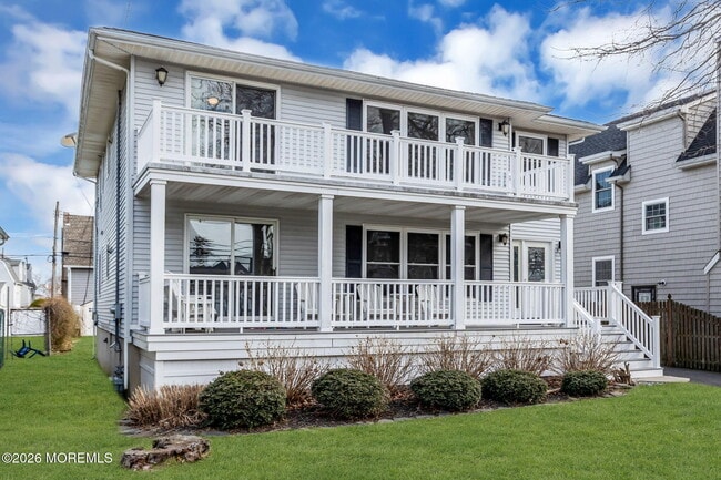 Building Photo - 404 9th Ave