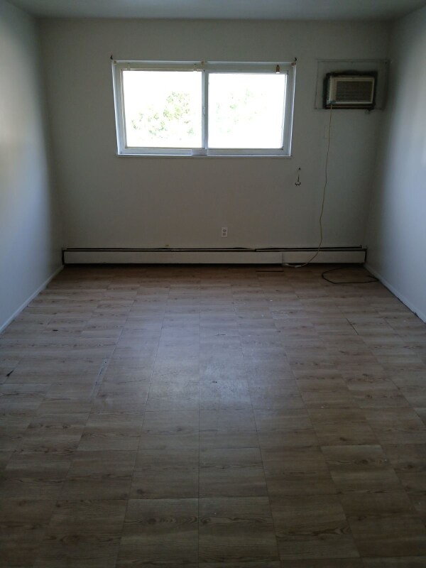 Foto del edificio - 7919 Lake Ave