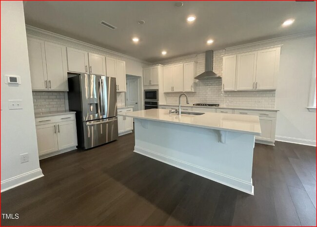 Foto del edificio - Room in House on Goldfinch Perch Ln