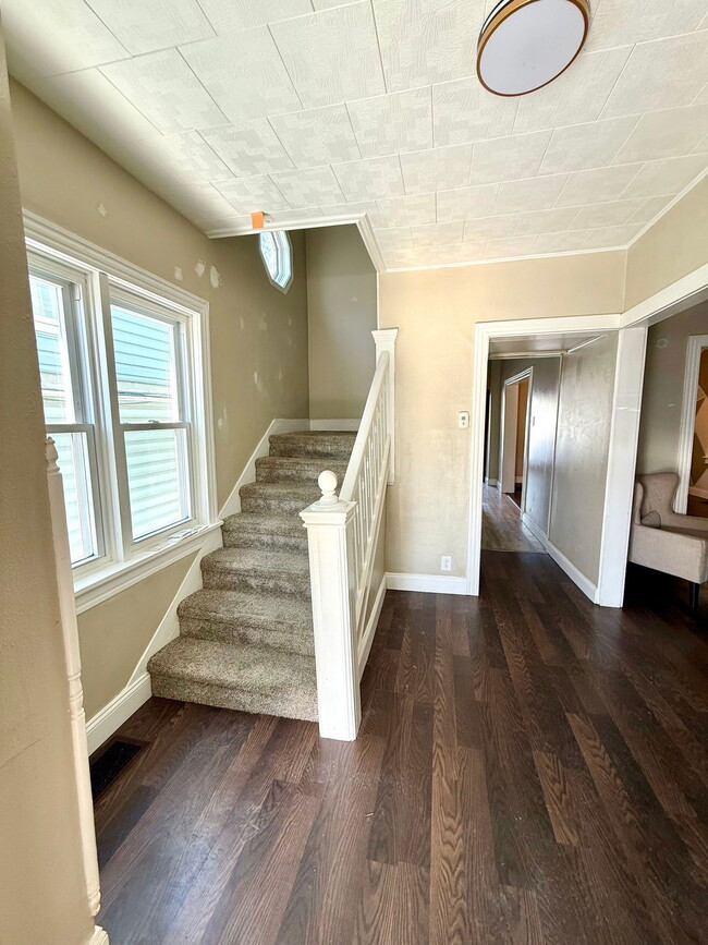 Foto del edificio - 219 Mt Joy St