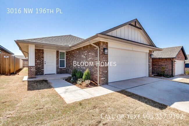 Building Photo - 3016 NW 196th Pl