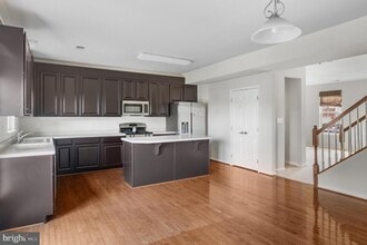 Building Photo - 432 Scarecrow Ct