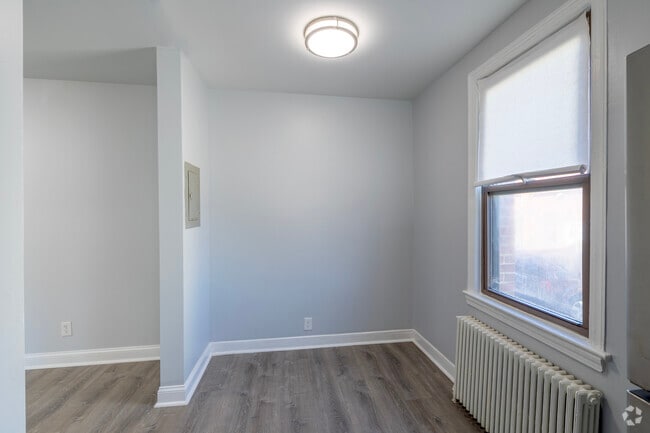 2BR, 1BA - 670SF - Dining Room - 2020 Shepherd St NE