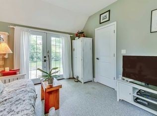 Building Photo - 42 Orchard St, Lindenhurst, NY 11757