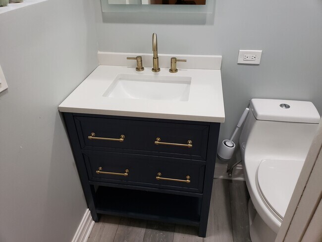 Powder Room - 368 Luella Ave