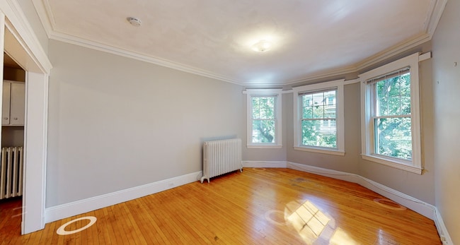 Building Photo - 8A Forest St