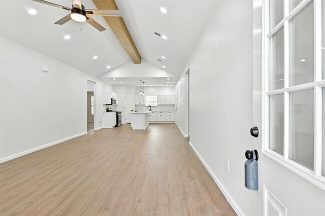 Foto del edificio - 6105 Woodrow St