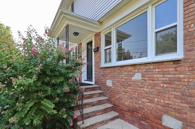 Foto del edificio - 726 Gates Terrace