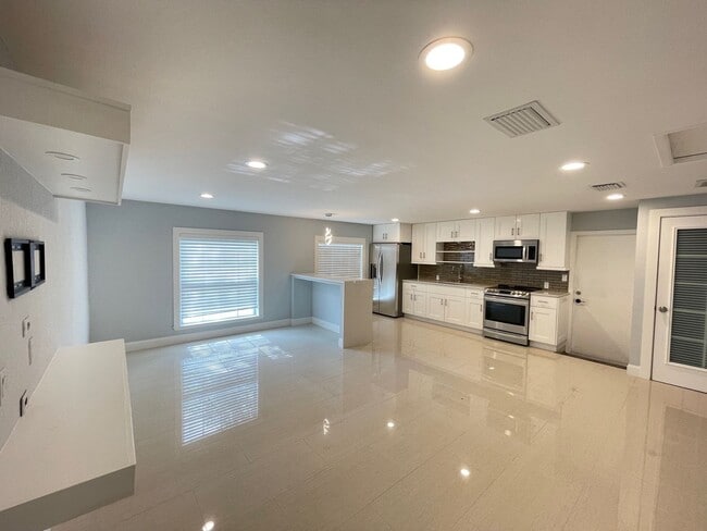 Foto del edificio - 2653 22nd St