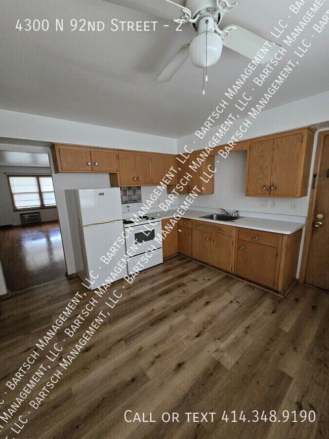 Foto del edificio - 4300 N 92nd St