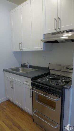 Primary Photo - 259 E 10th St