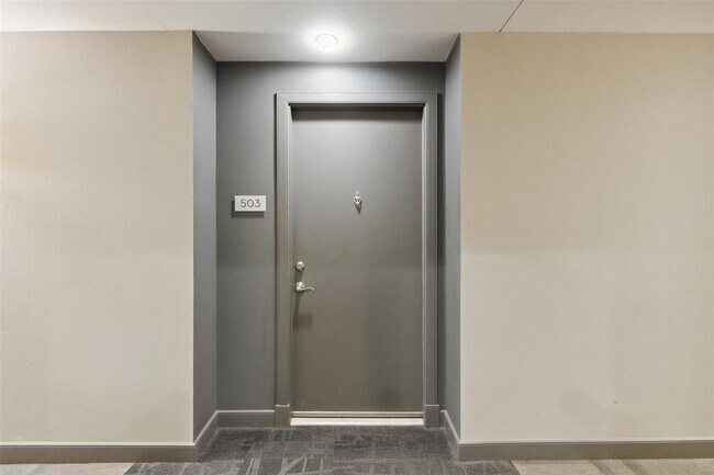 Building Photo - 54 Rainey St