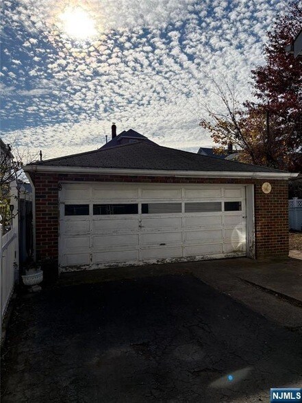 Foto del edificio - 23 Barrington Ave