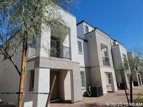 Building Photo - 8671 Luxuriant Ave