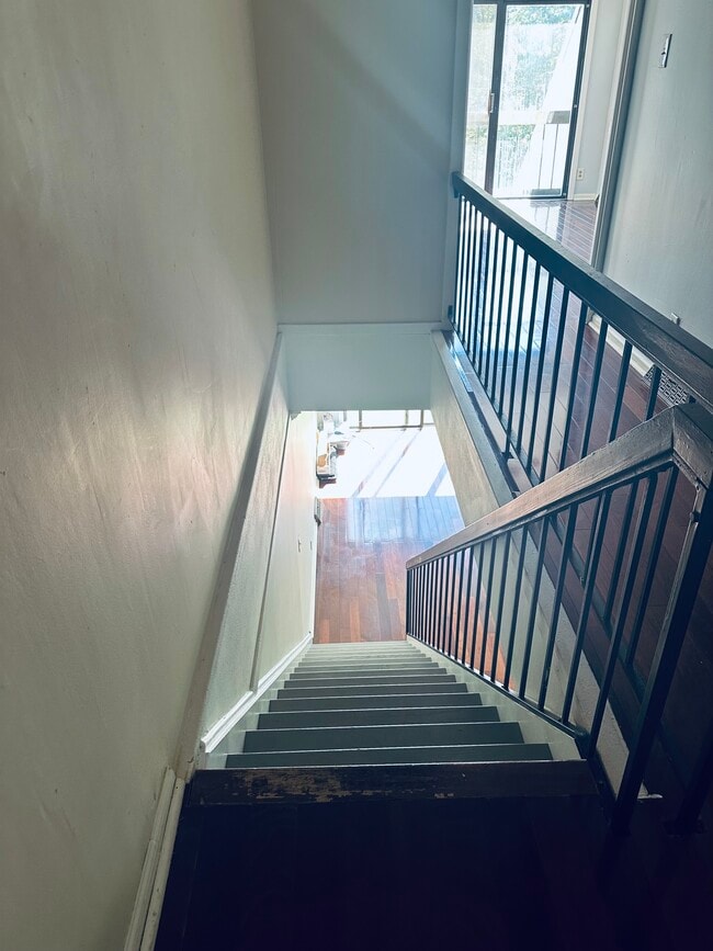 Building Photo - 674 Summit House