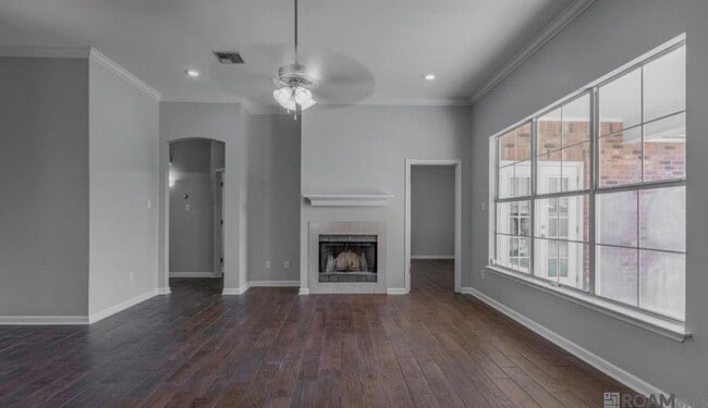 Building Photo - 225 Shadowbrush Bend