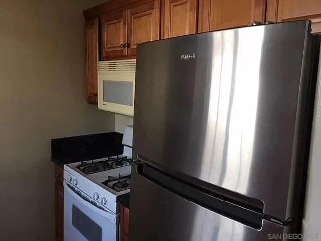 Building Photo - Voltaire Street - where you want to be.   2/1  $2750