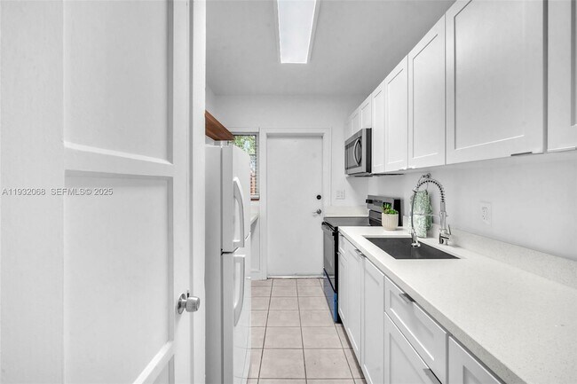 Foto del edificio - 401 SE 14th Ct