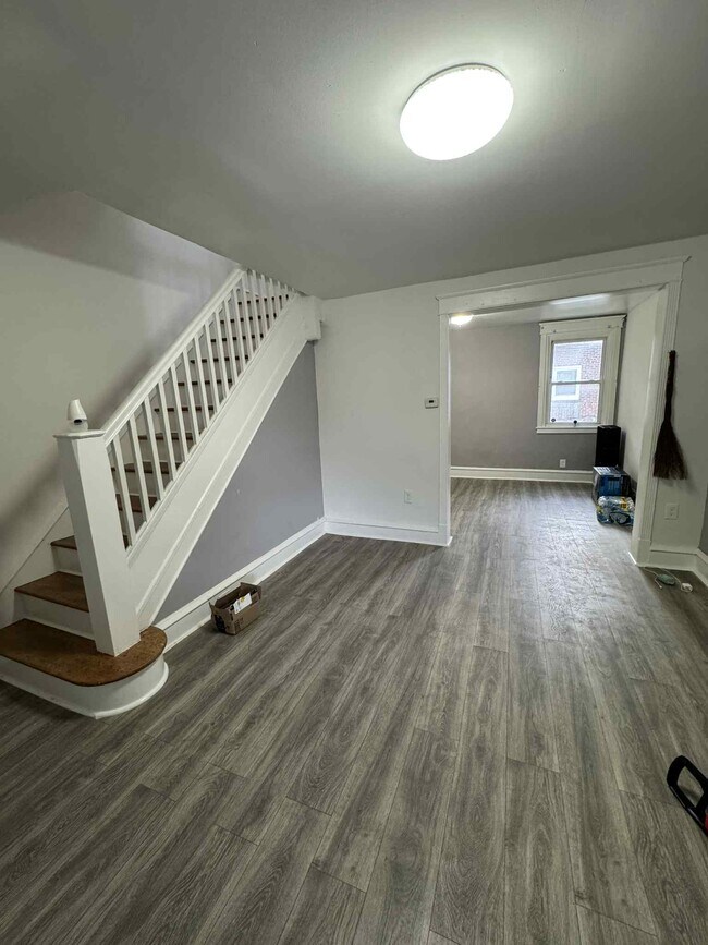 Photo - 3948 Howland St House