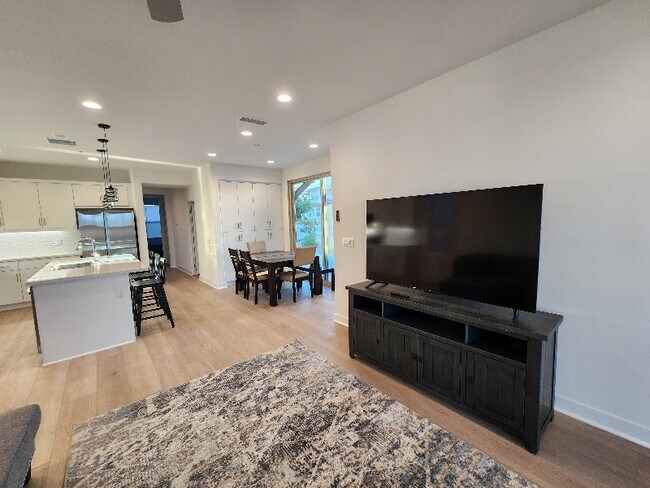 Foto del edificio - 74174 Storke Dr