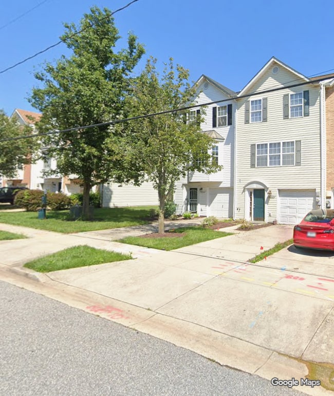 Front of House - 2541 Markham Ln
