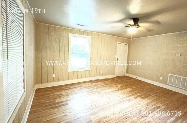 Foto del edificio - 1403 W 19th St