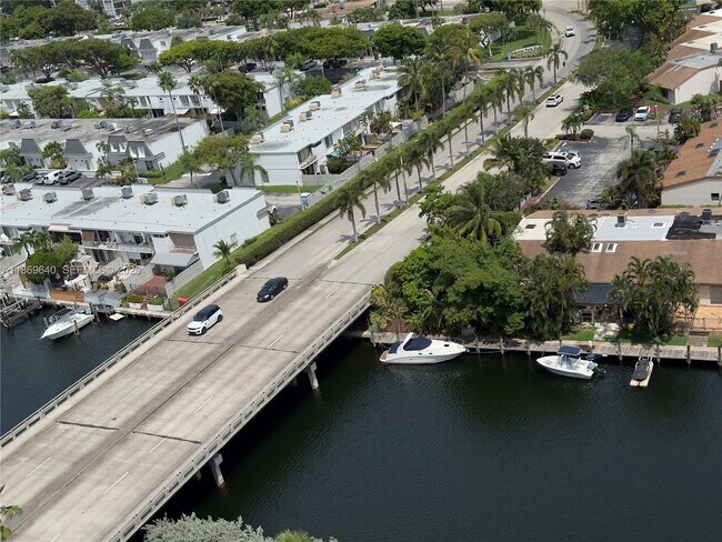 Foto del edificio - 2500 Parkview Dr