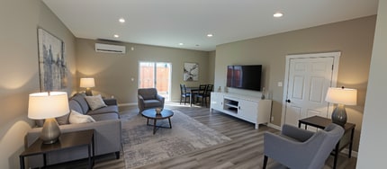 Building Photo - 10663 Encino Ave