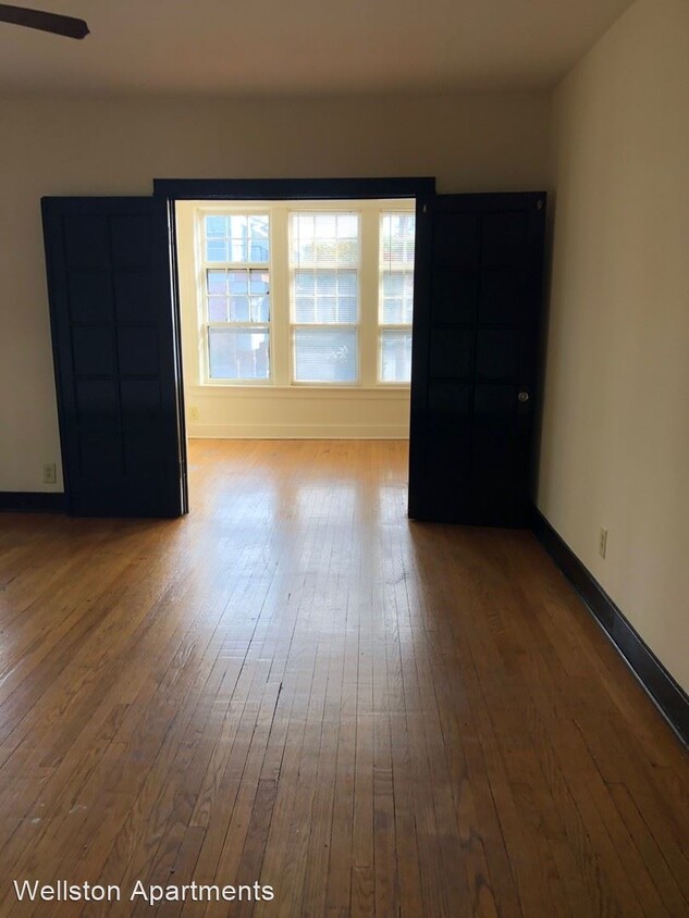 Building Photo - 2563 N Farwell Ave