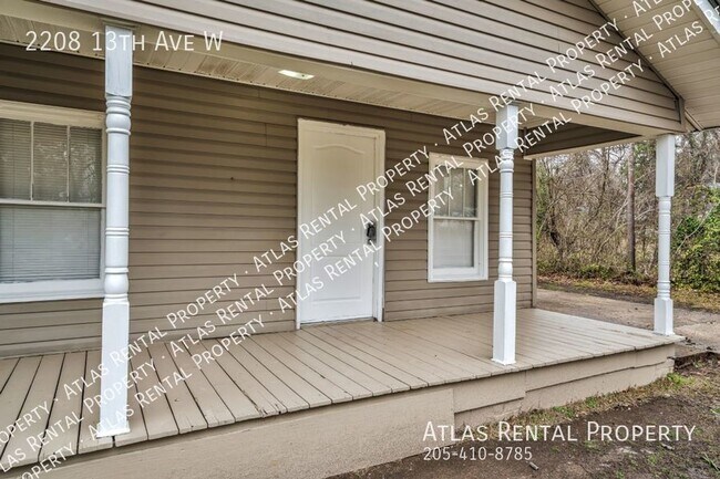 Foto del edificio - 2208 13th Ave W