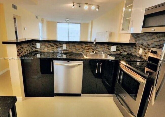 Foto del edificio - 3660 NE 166th St