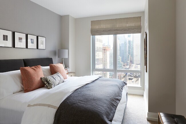 Foto del edificio - 555 10th Ave