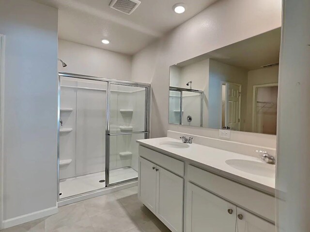 Foto del edificio - 565 Haleybury St SW
