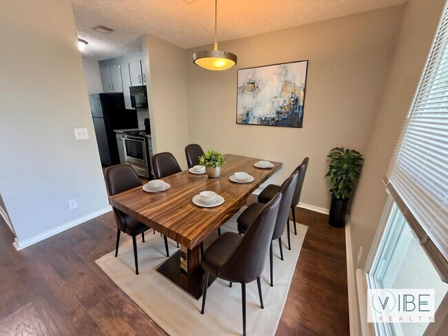 Foto del edificio - WOW! 2 Bedroom 2 Bath in Hermitage with Deck & Great Back Yard - Available June 1!