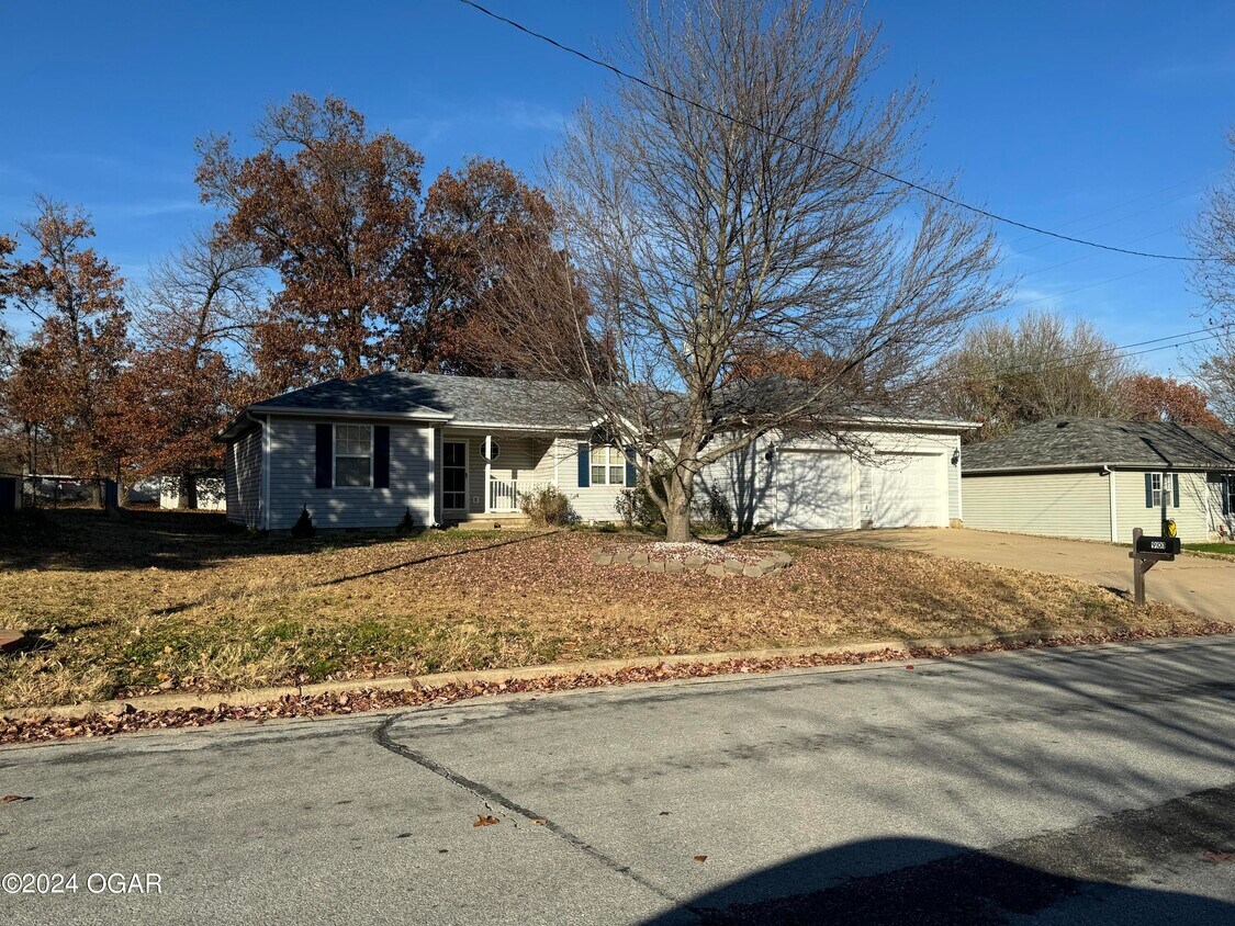 901 E Yuma St, Joplin, MO 64801 Condo for Rent in Joplin, MO