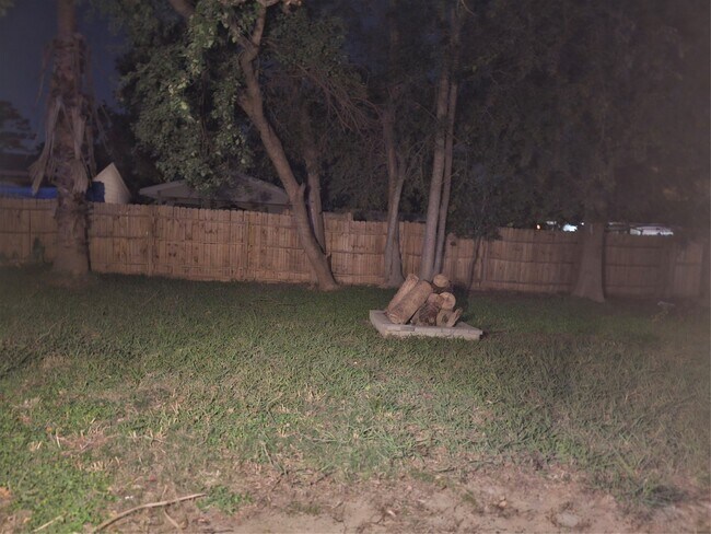 Foto del edificio - 4011 Alshire Dr