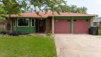Building Photo - 2809 Transit Dr