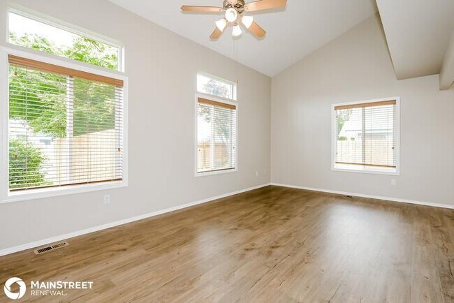 Foto del edificio - 403 4TH AVE SE, PUYALLUP, WA 98372