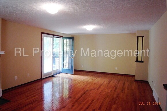 Building Photo - 185 E Stanton Ave