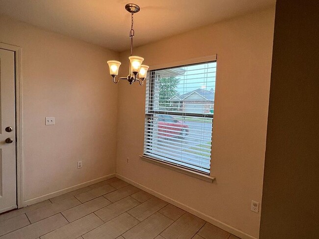 Building Photo - 13712 Fox Hill Dr