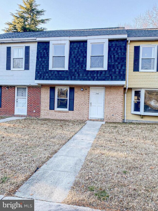 Building Photo - 778 Hemlock St