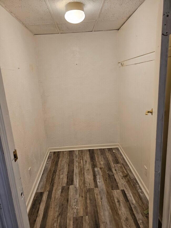 148 N Saginaw St Unit 302, Pontiac, MI 48342 Apartments in Pontiac