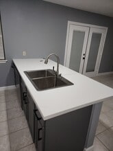 Building Photo - 517 S Downing St