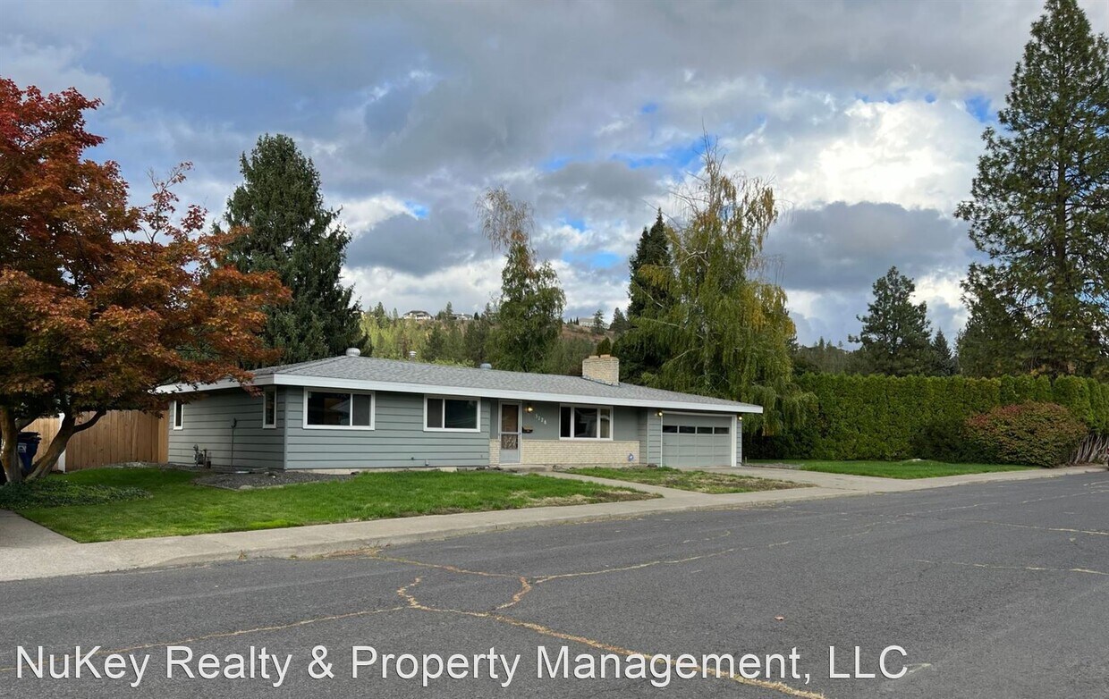 Primary Photo - 4 br, 2 bath House - 3728 W. Delbert Ave