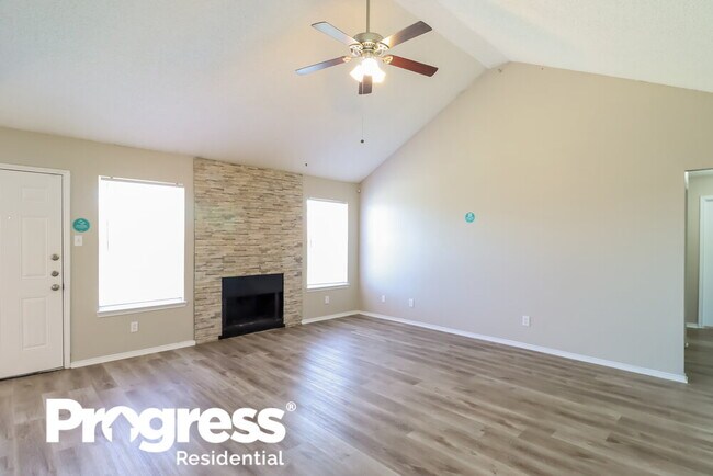 Foto del edificio - 404 Ridge Dr