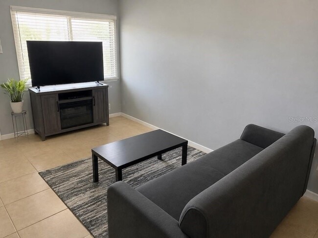 Foto del edificio - 21150 Gertrude Ave
