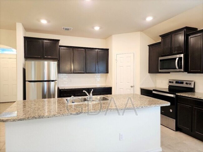 Building Photo - 152 Rearden Blvd