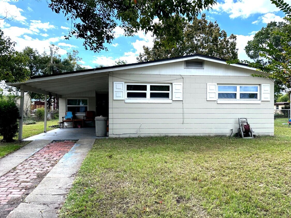 Foto principal - 107 Academy Ave