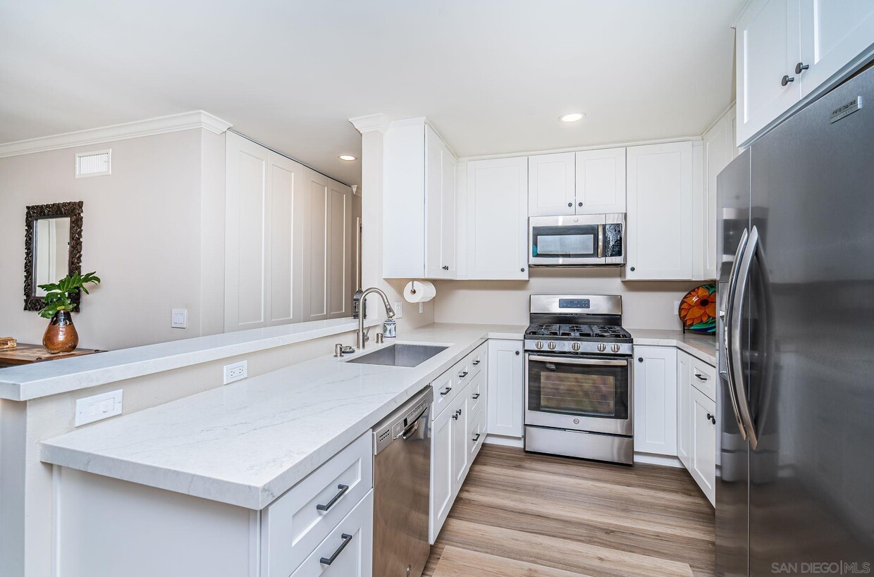 Primary Photo - 13651 Comuna Dr